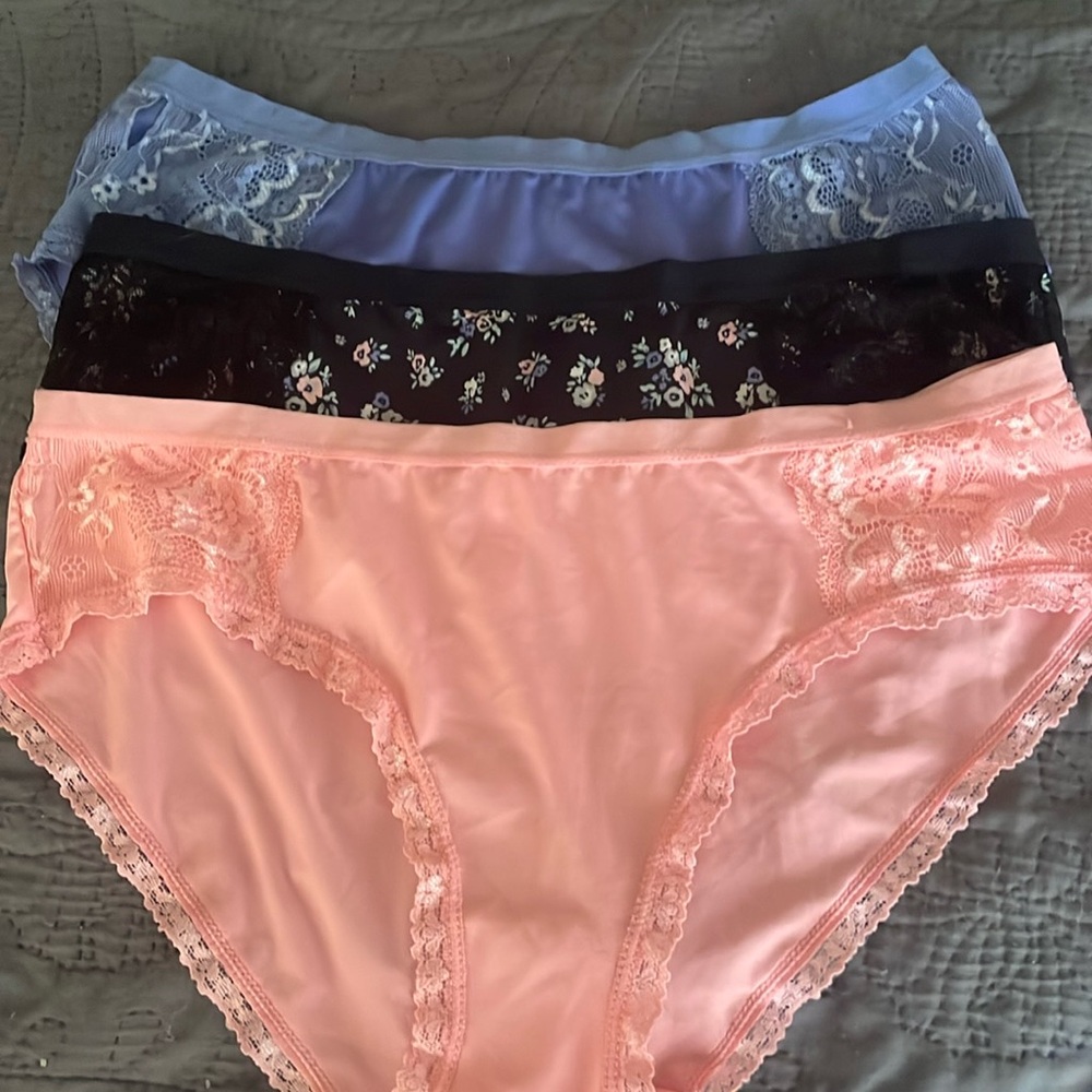 Floral and Lace Trim Panties Set